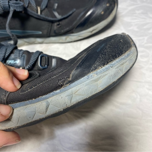 Altra Women’s Superior 4.5 Size 8 Black and Blue Pre Owned See Photos Shoes - Picture 6 of 16